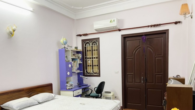 Cho thuê nhà riêng ngõ 122 phố Yên Hoà, Cầu Giấy, 5 tầng, 40m2, 3 ngủ, Full đồ giá 12 Triệu